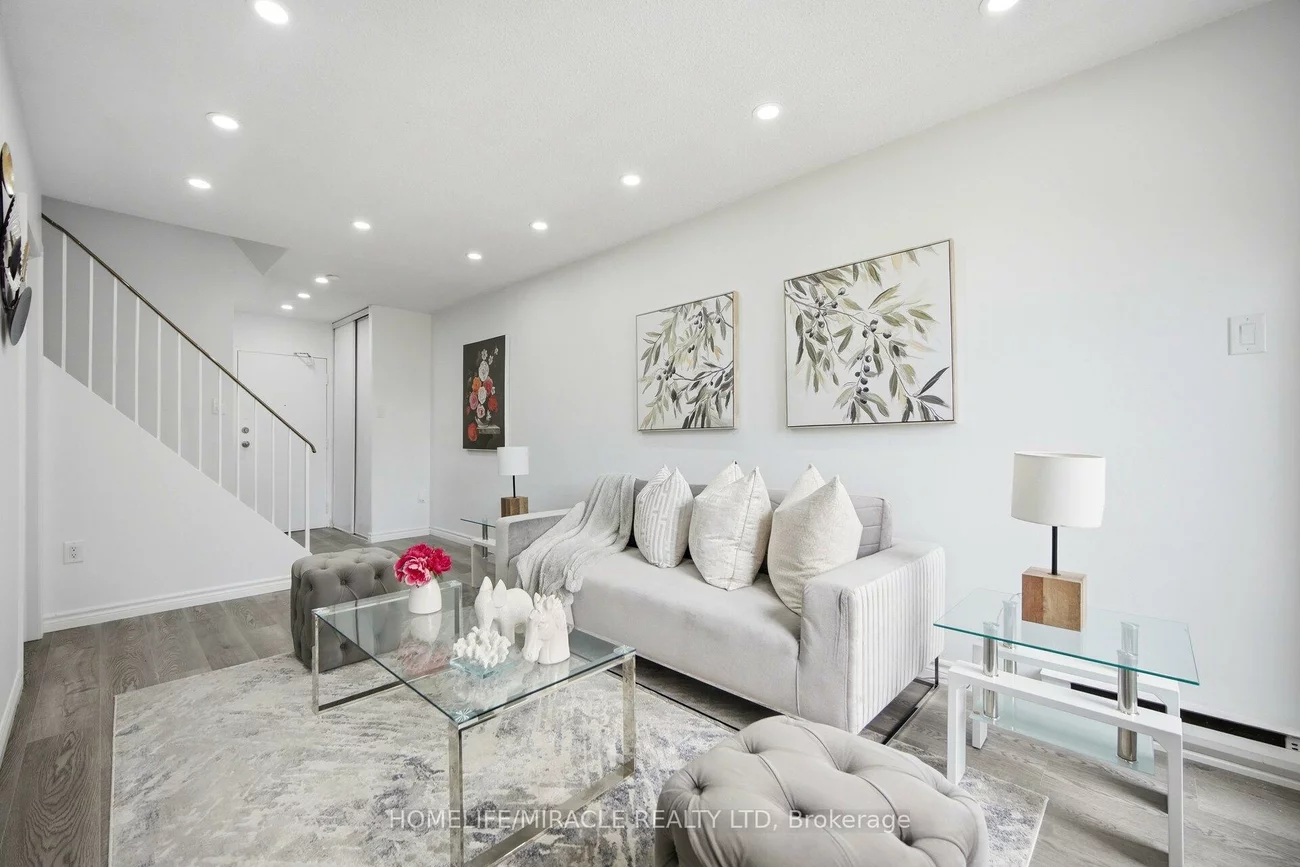 100, Mornelle, Morningside, Toronto
