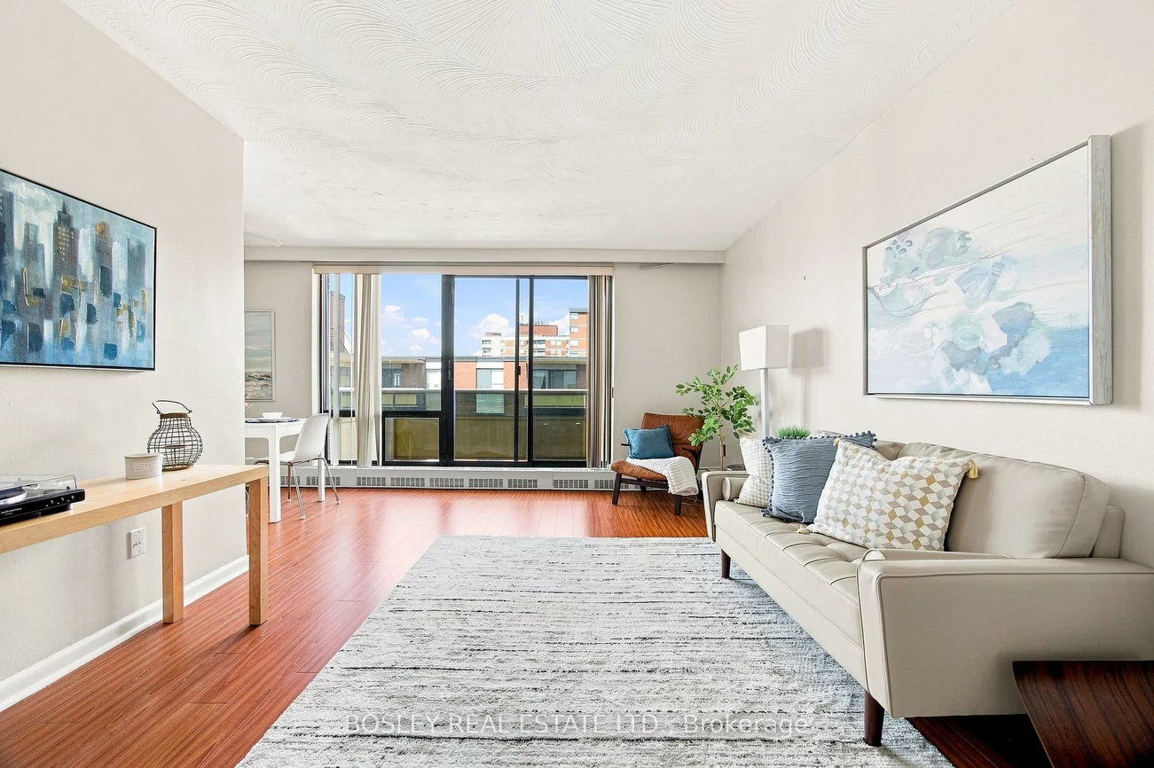 915, Midland, Eglinton East, Toronto
