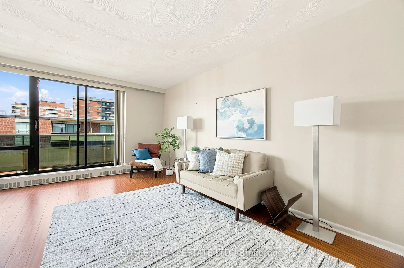915, Midland, Eglinton East, Toronto
