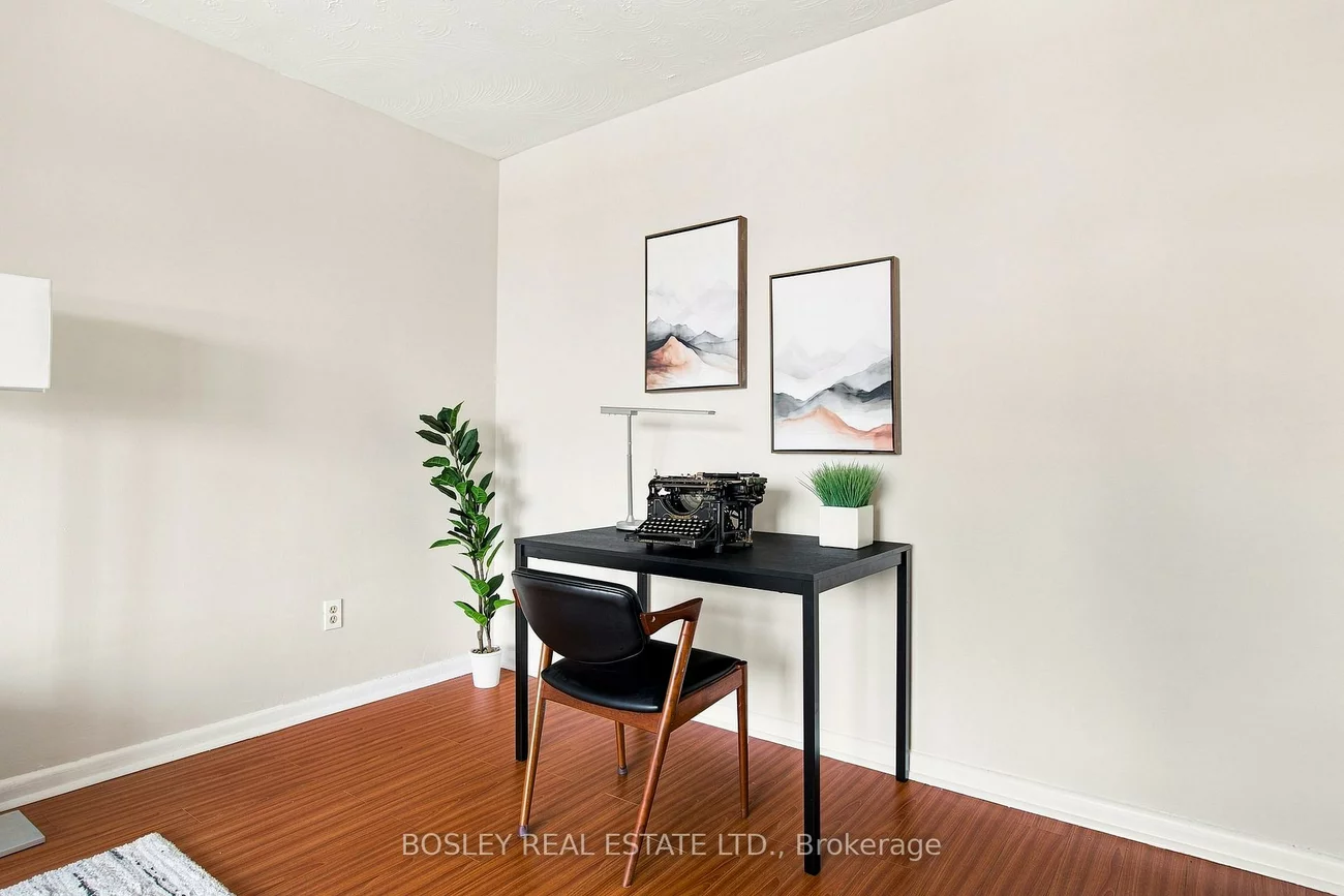 915, Midland, Eglinton East, Toronto