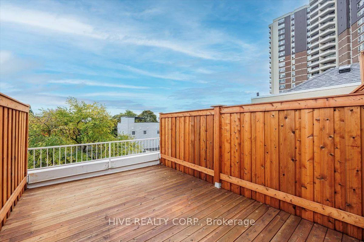 957, Broadview, Broadview North, Toronto