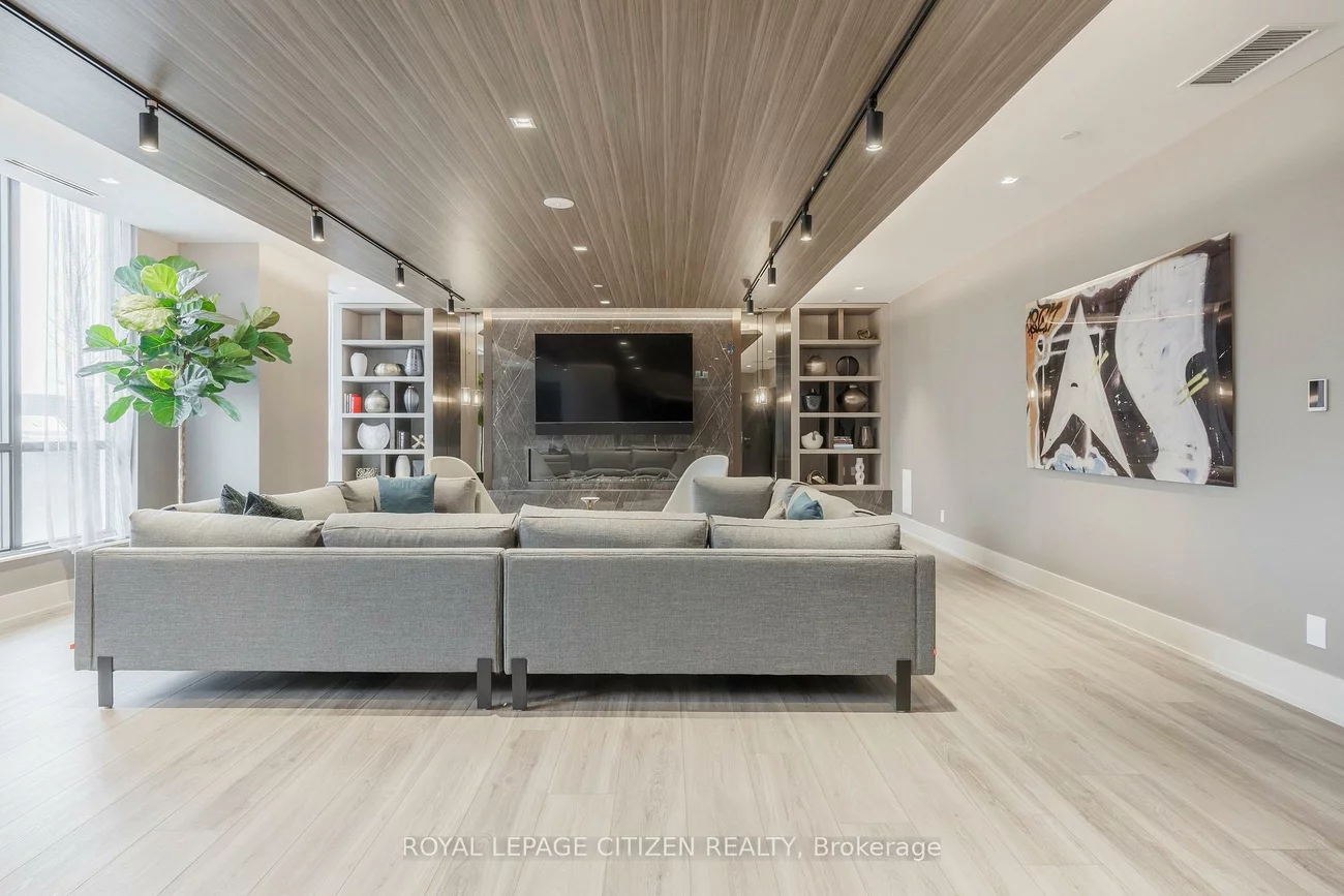 286, Main, East End-Danforth, Toronto