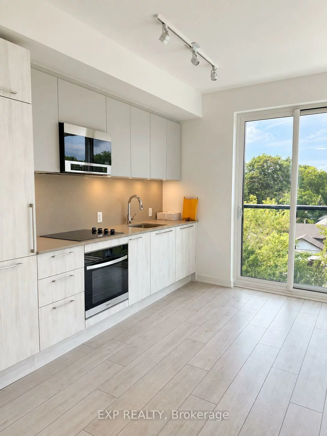 736, Kingston, East End-Danforth, Toronto