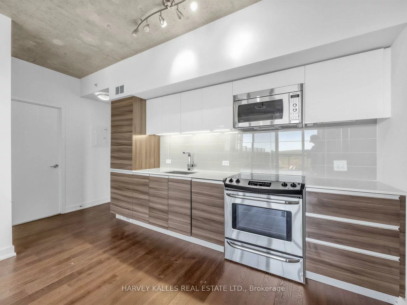 1190, Dundas, South Riverdale, Toronto