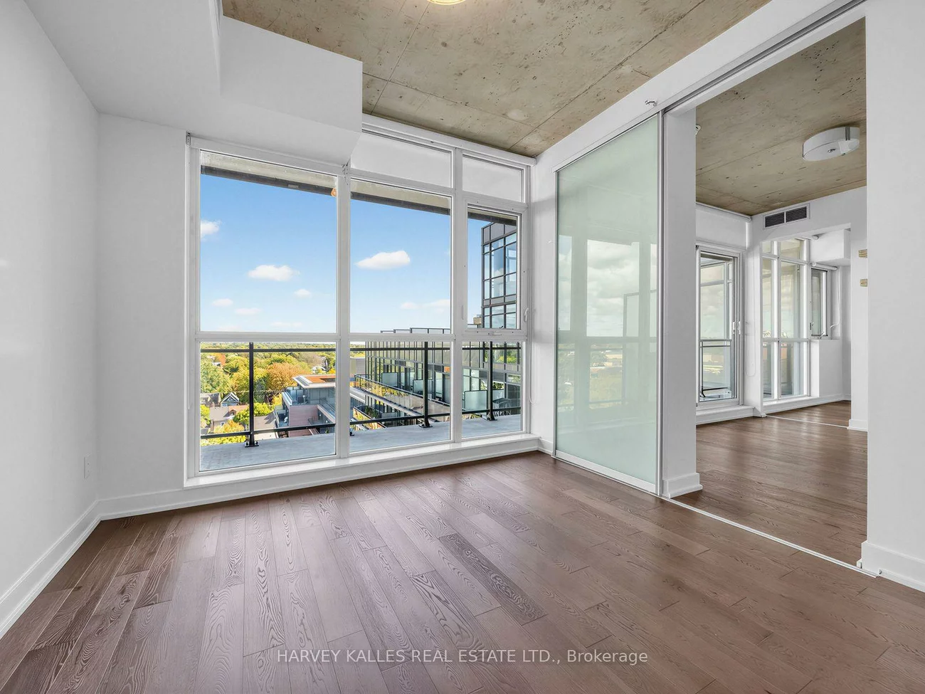 1190, Dundas, South Riverdale, Toronto