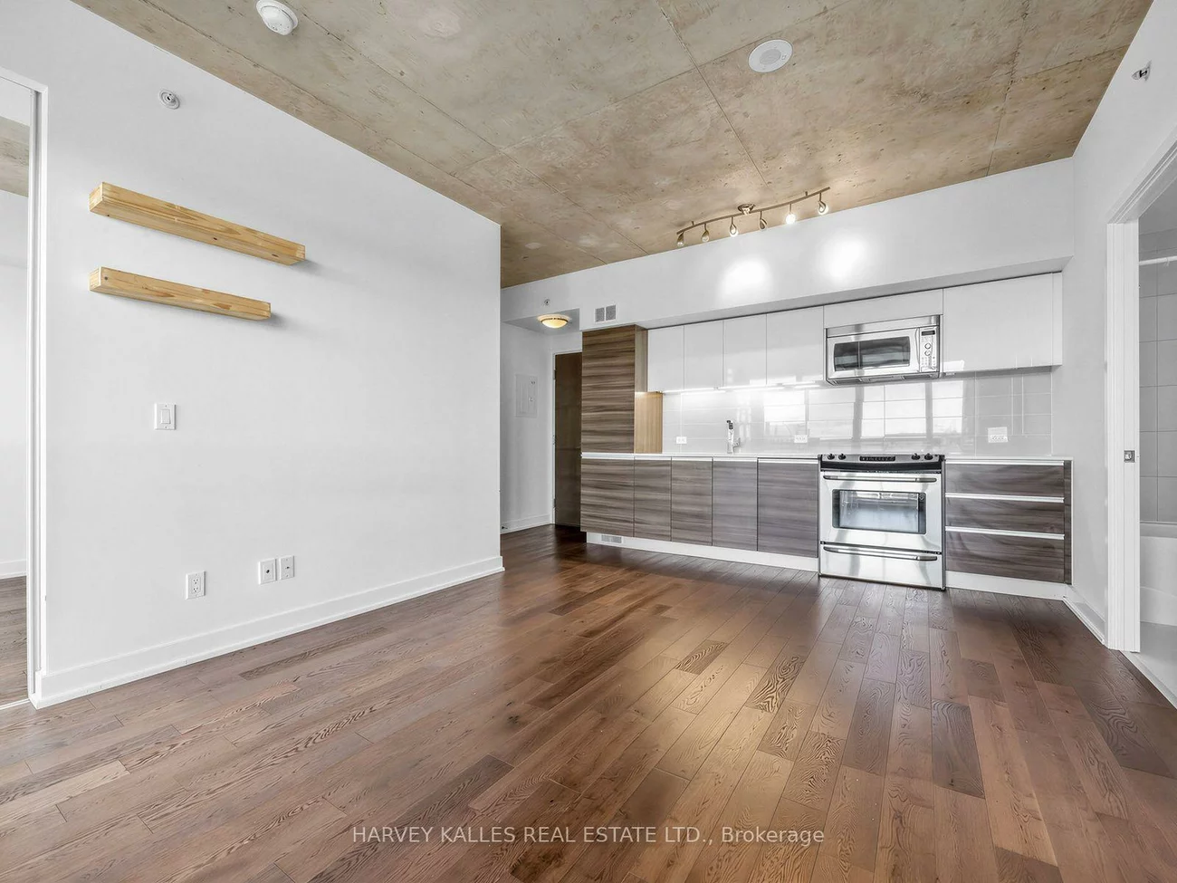 1190, Dundas, South Riverdale, Toronto