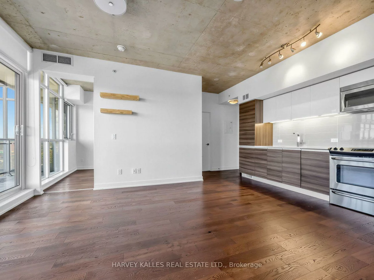 1190, Dundas, South Riverdale, Toronto