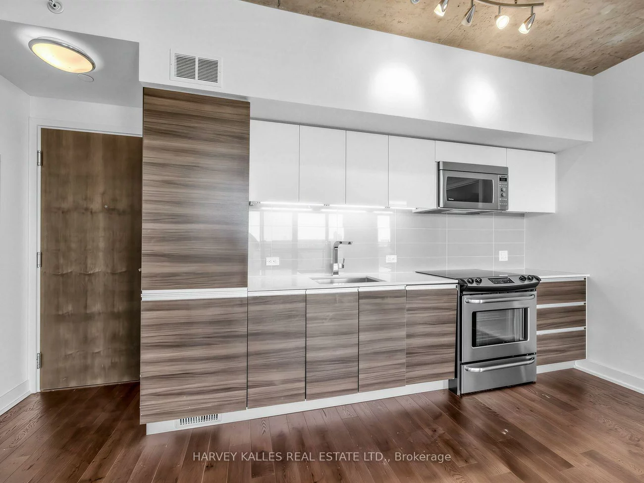 1190, Dundas, South Riverdale, Toronto