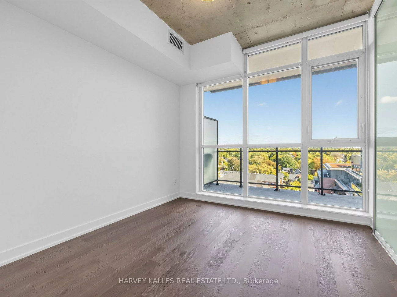 1190, Dundas, South Riverdale, Toronto