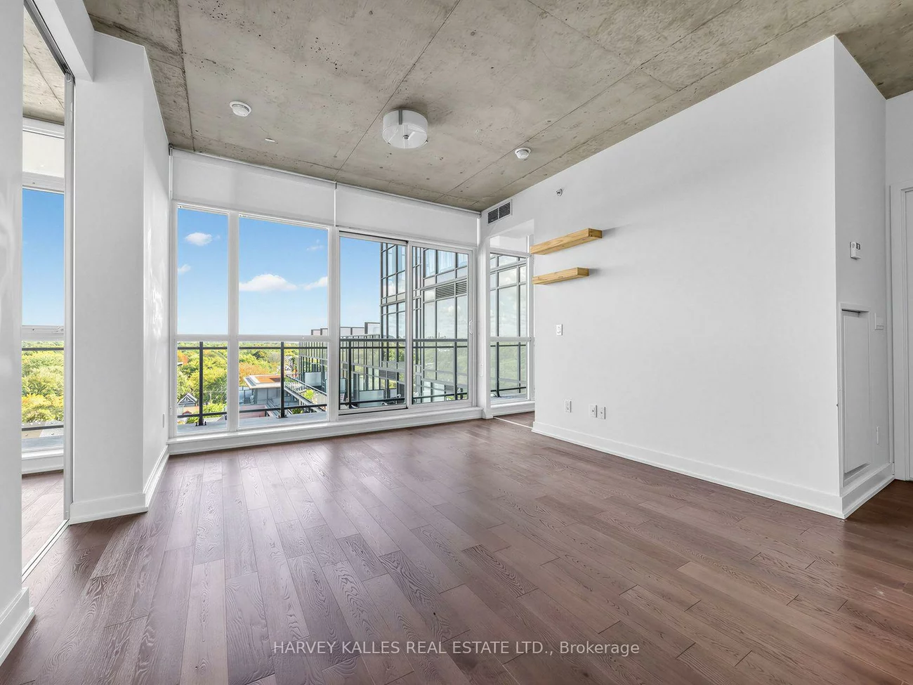 1190, Dundas, South Riverdale, Toronto