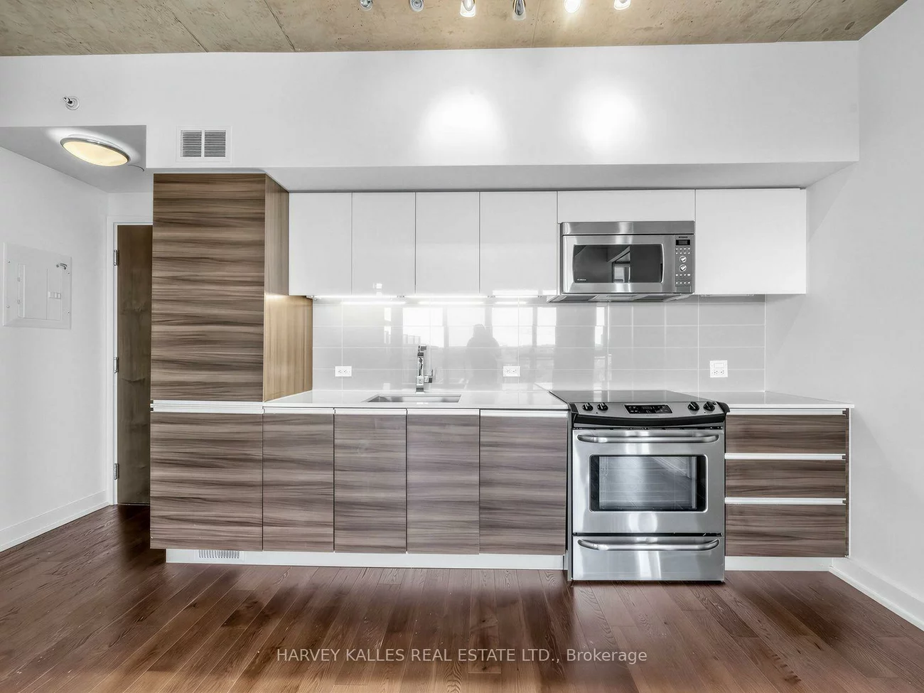 1190, Dundas, South Riverdale, Toronto