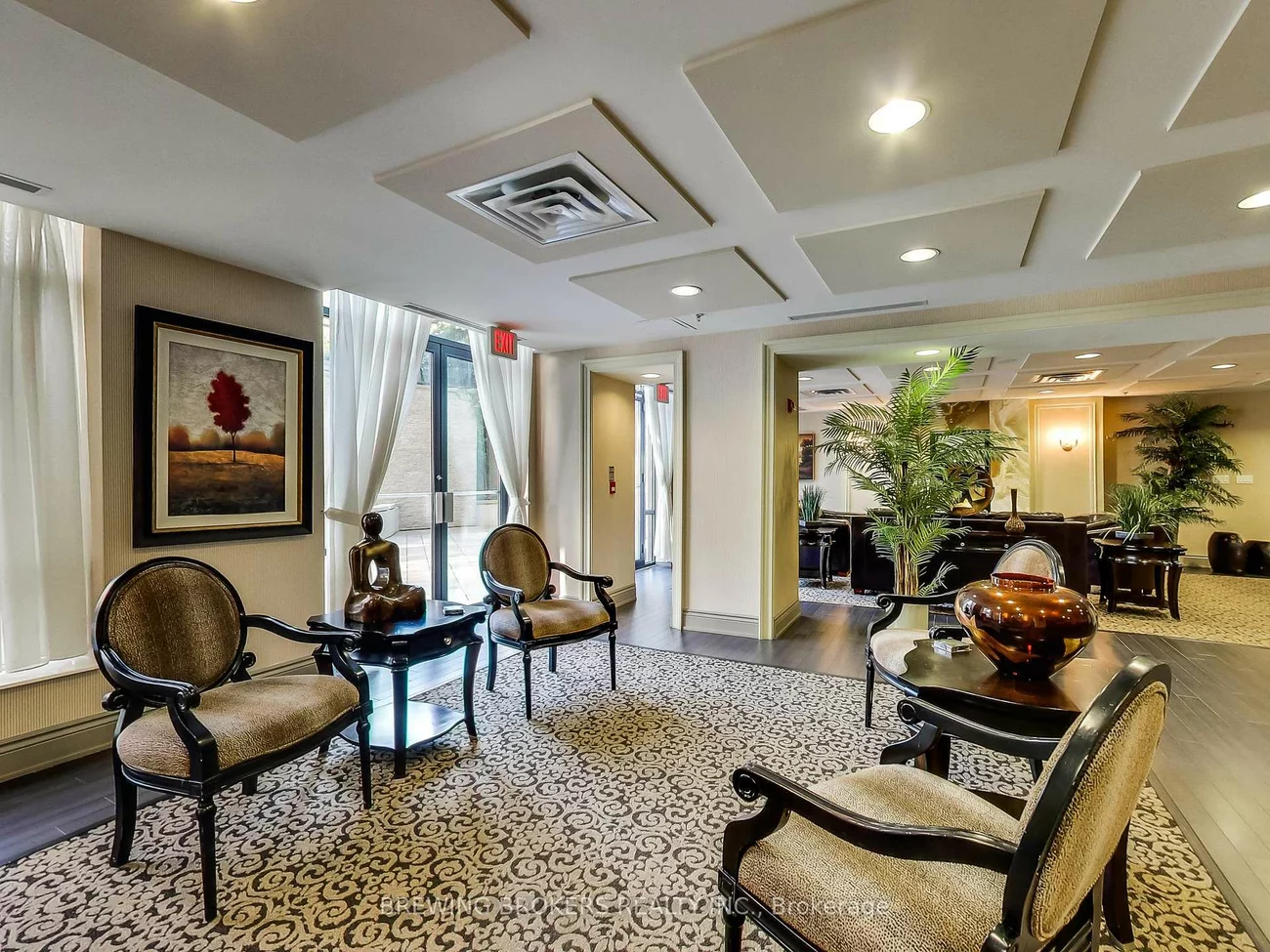 25, Earlington, Kingsway South, Toronto