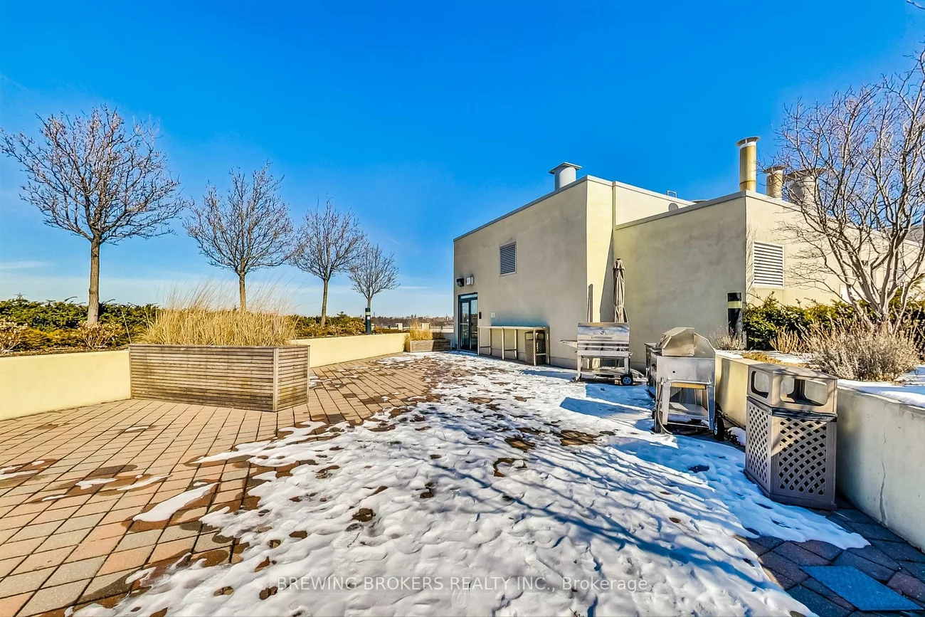 25, Earlington, Kingsway South, Toronto
