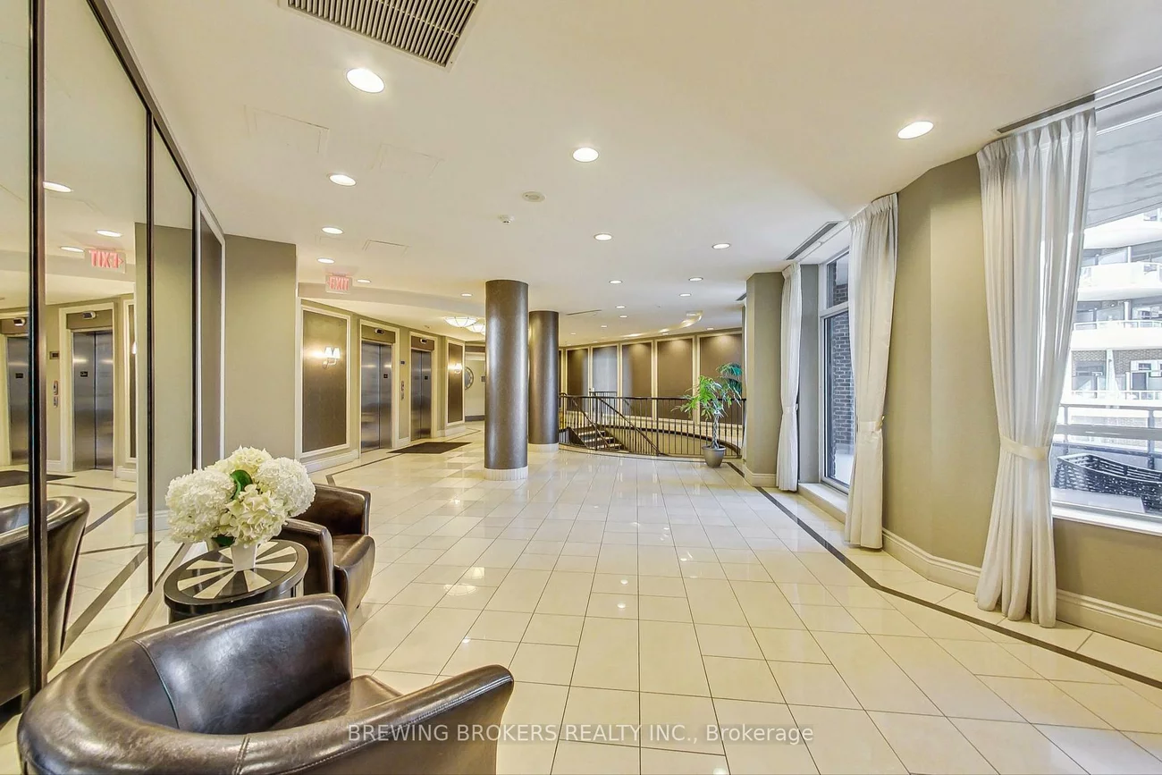 25, Earlington, Kingsway South, Toronto