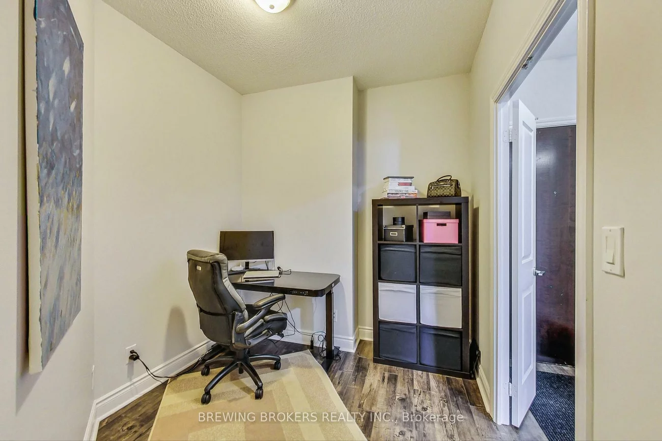 25, Earlington, Kingsway South, Toronto
