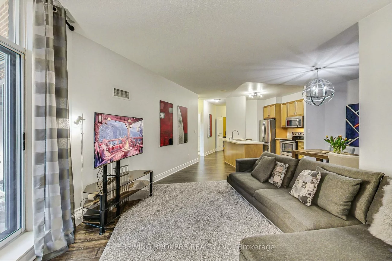 25, Earlington, Kingsway South, Toronto