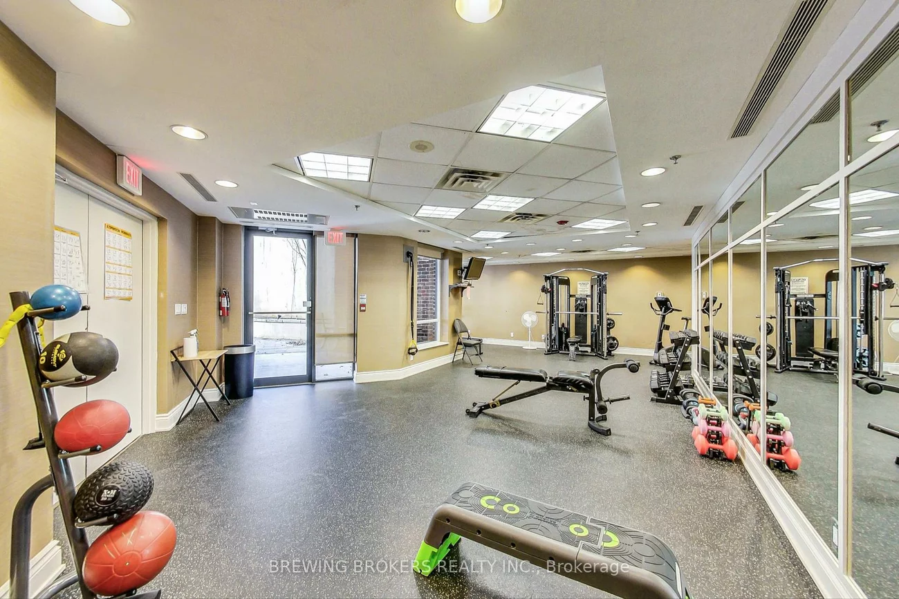 25, Earlington, Kingsway South, Toronto