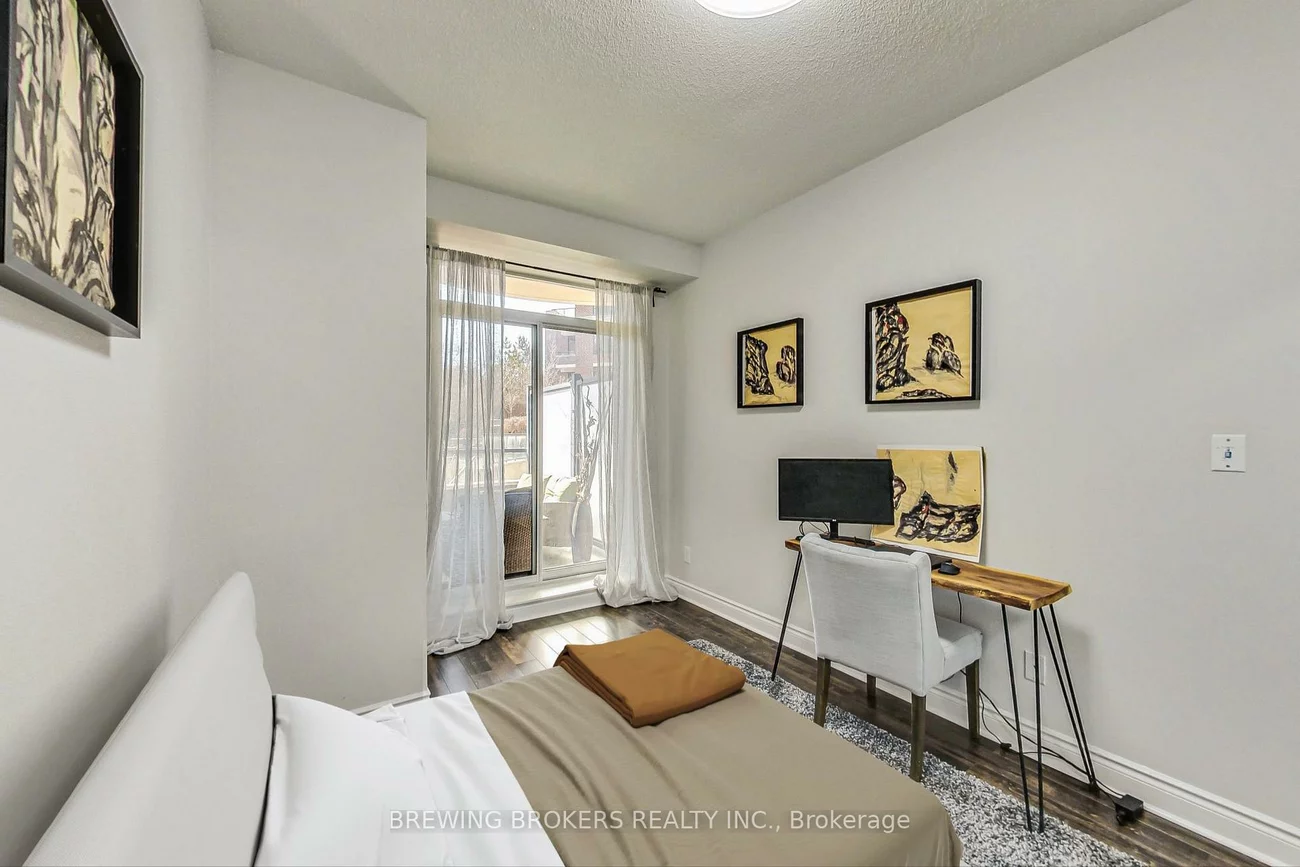 25, Earlington, Kingsway South, Toronto