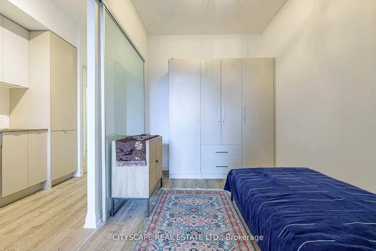 10, Gibbs, Islington-City Centre West, Toronto