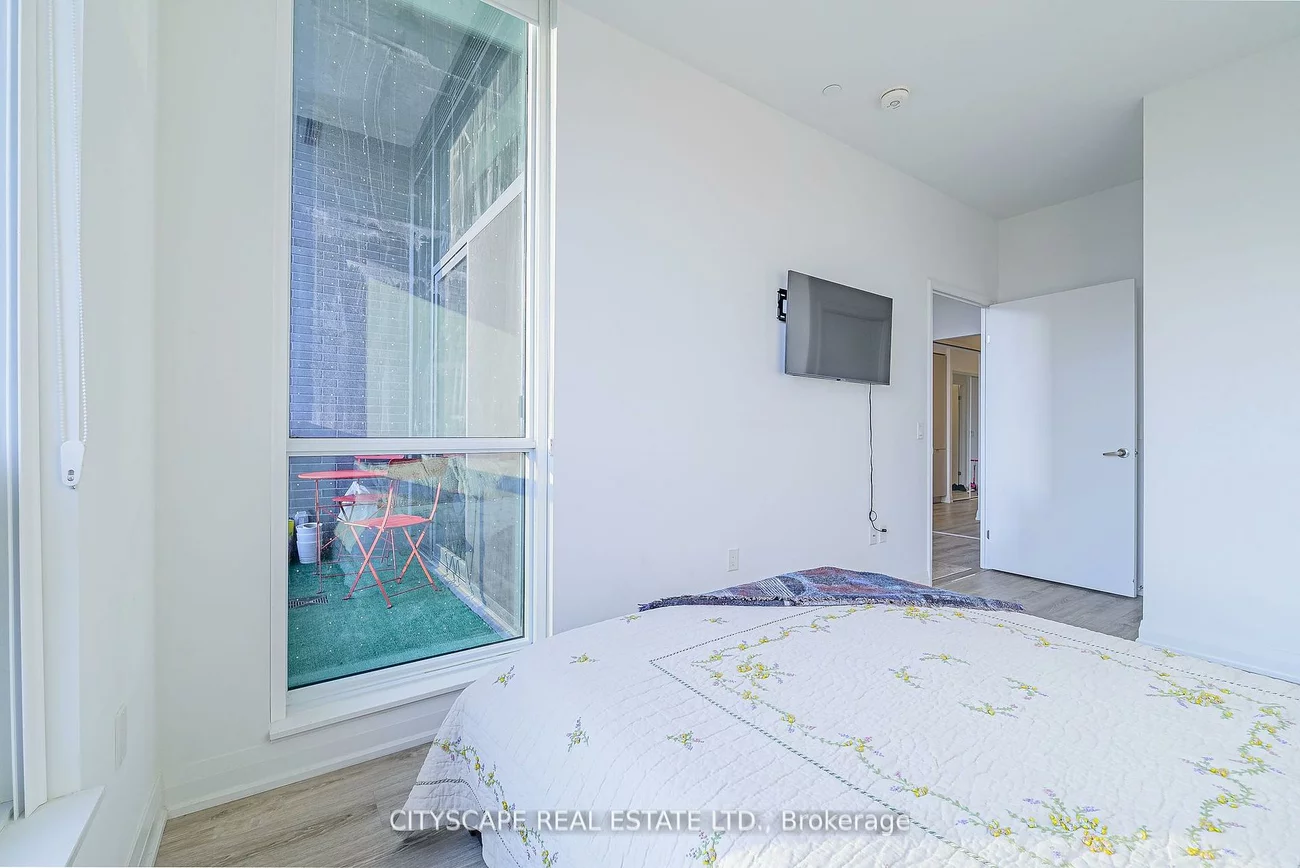 10, Gibbs, Islington-City Centre West, Toronto