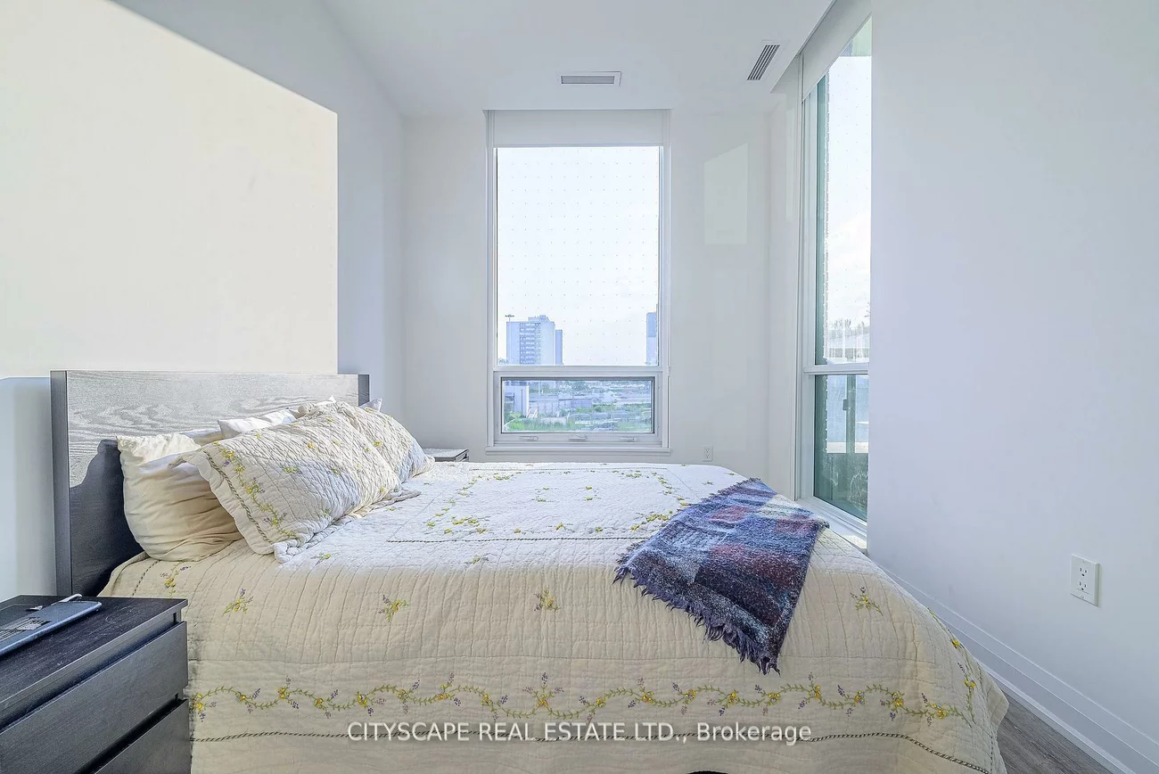 10, Gibbs, Islington-City Centre West, Toronto