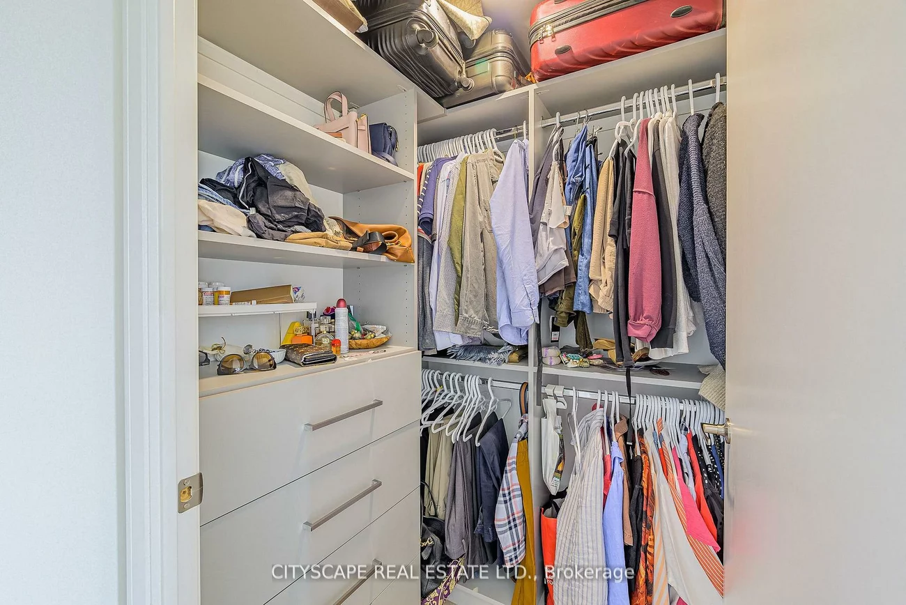 10, Gibbs, Islington-City Centre West, Toronto