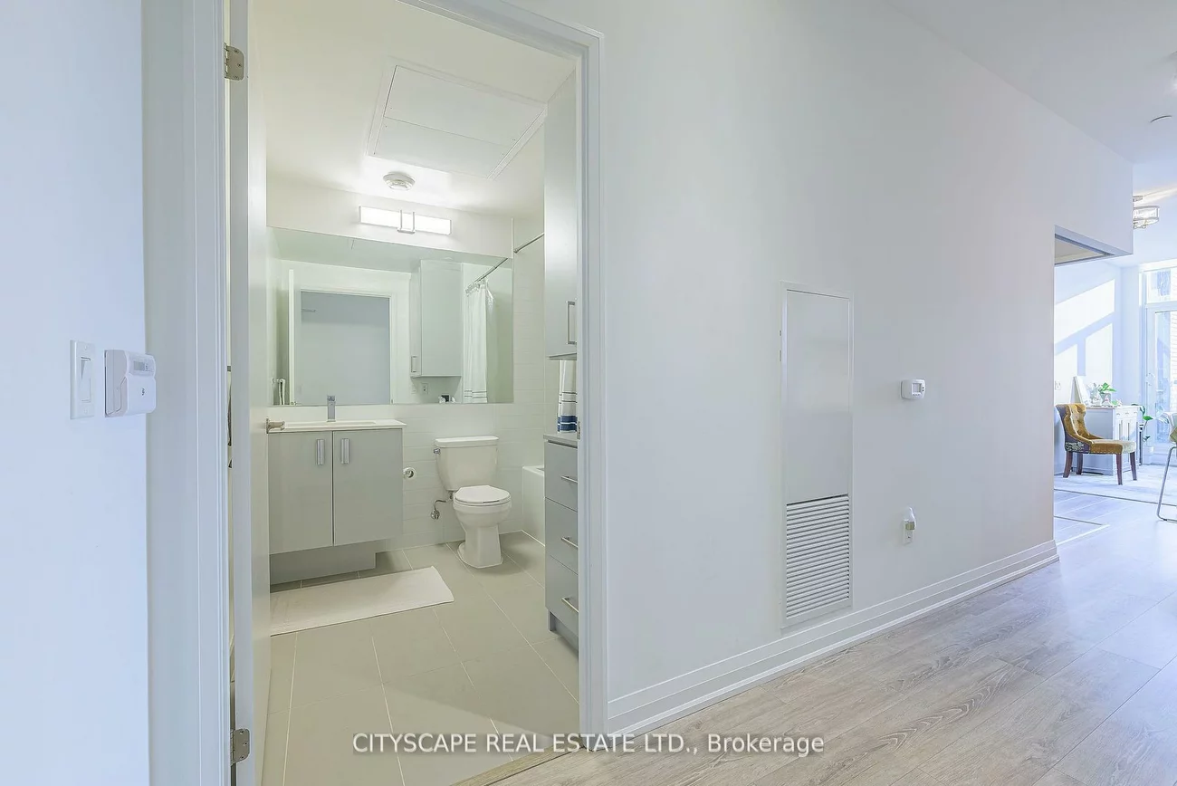 10, Gibbs, Islington-City Centre West, Toronto