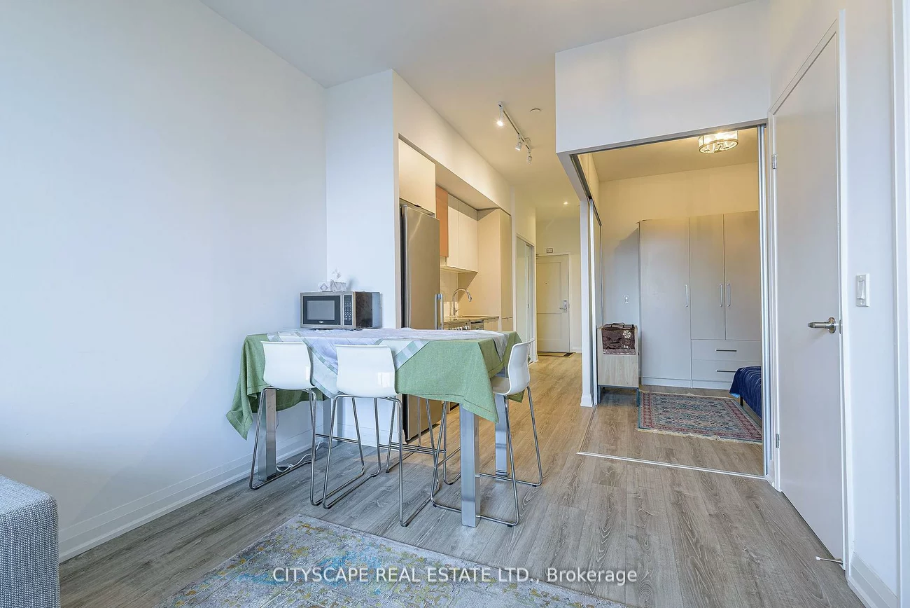 10, Gibbs, Islington-City Centre West, Toronto