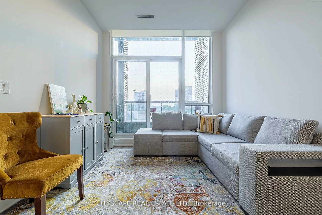10, Gibbs, Islington-City Centre West, Toronto