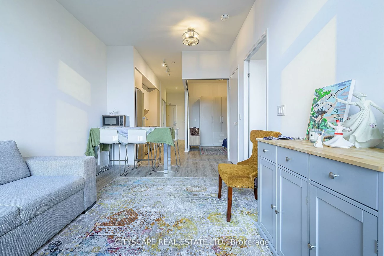 10, Gibbs, Islington-City Centre West, Toronto