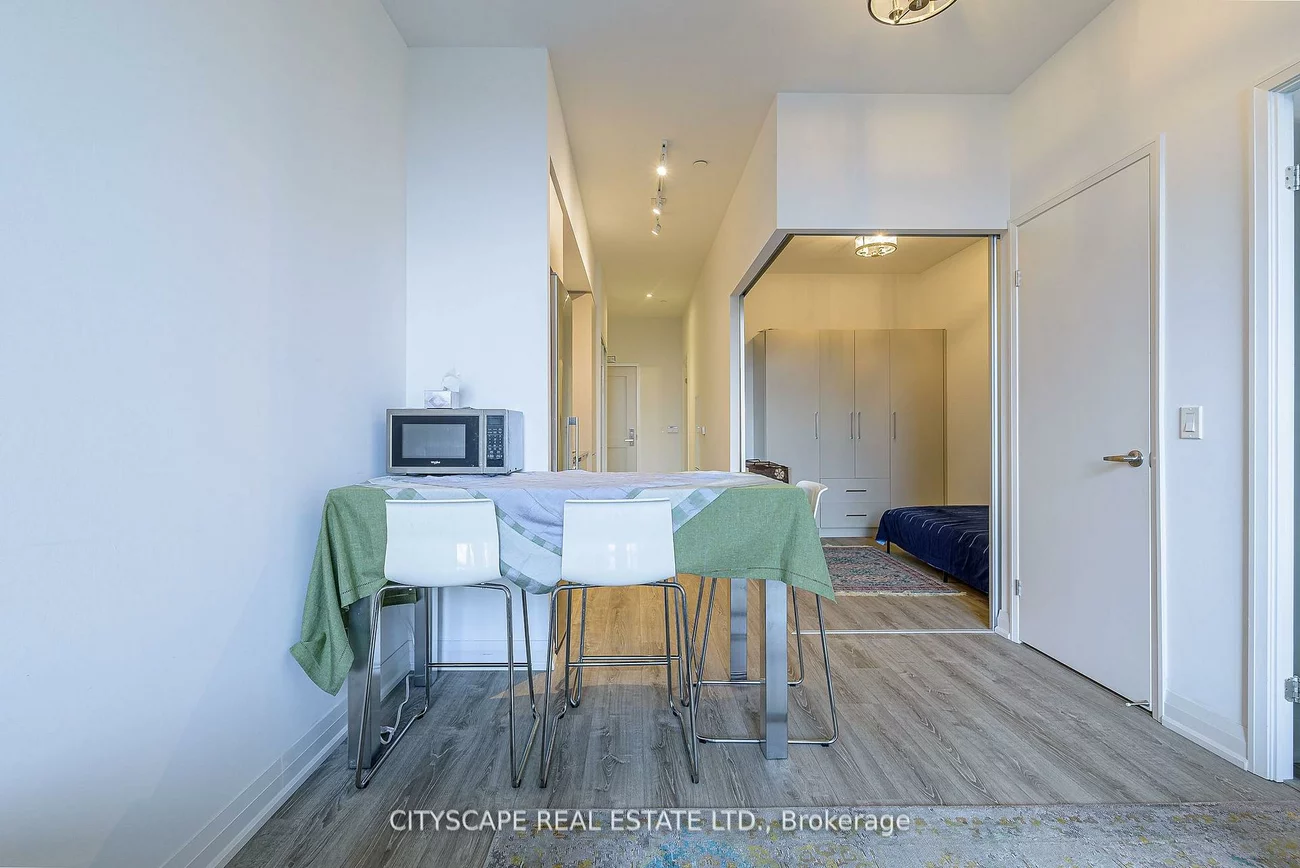 10, Gibbs, Islington-City Centre West, Toronto