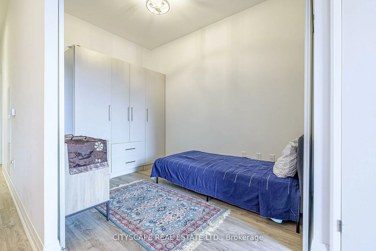 10, Gibbs, Islington-City Centre West, Toronto