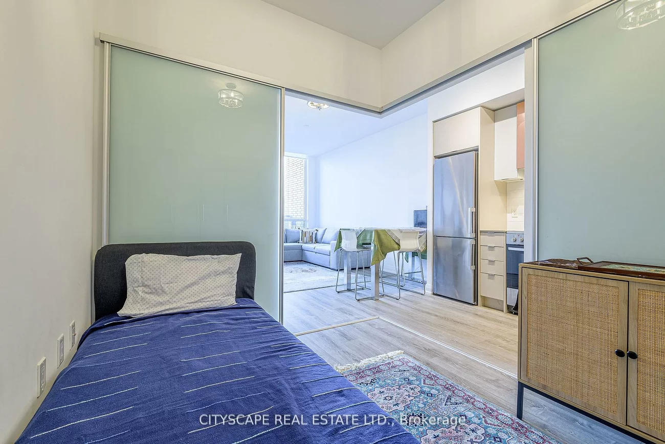 10, Gibbs, Islington-City Centre West, Toronto