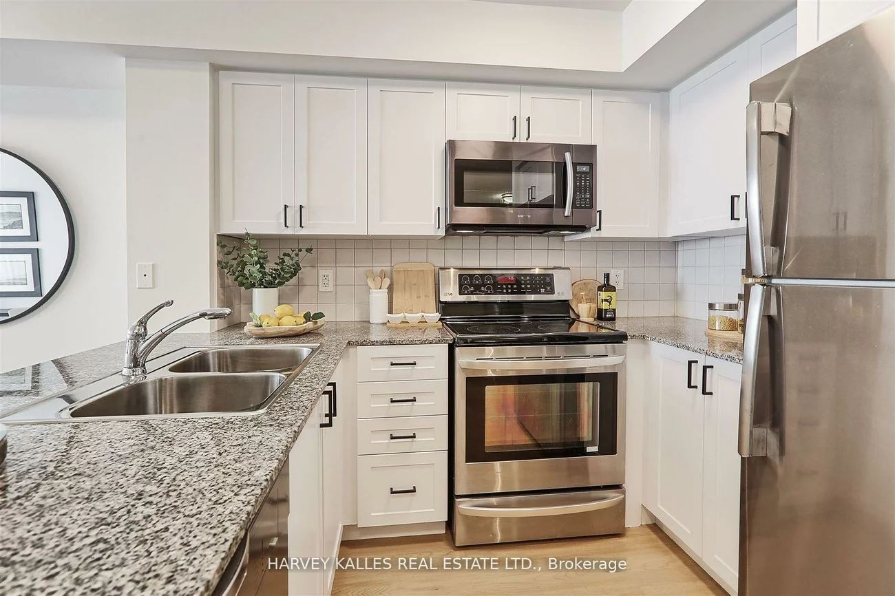 1070, Sheppard, York University Heights, Toronto