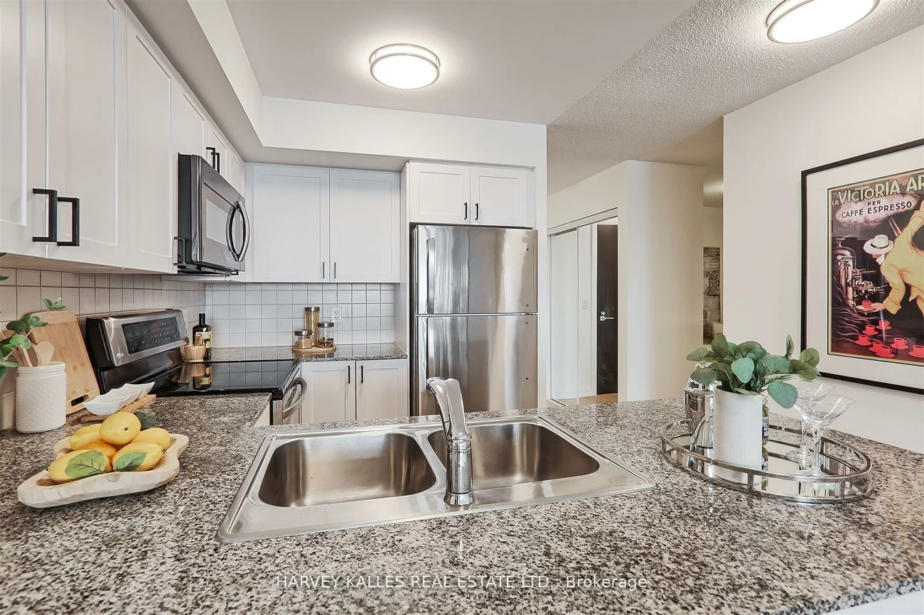 1070, Sheppard, York University Heights, Toronto