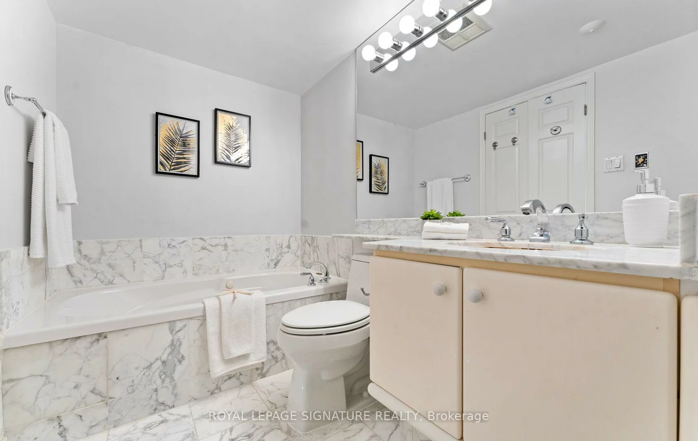 2285, Lake Shore, Mimico, Toronto