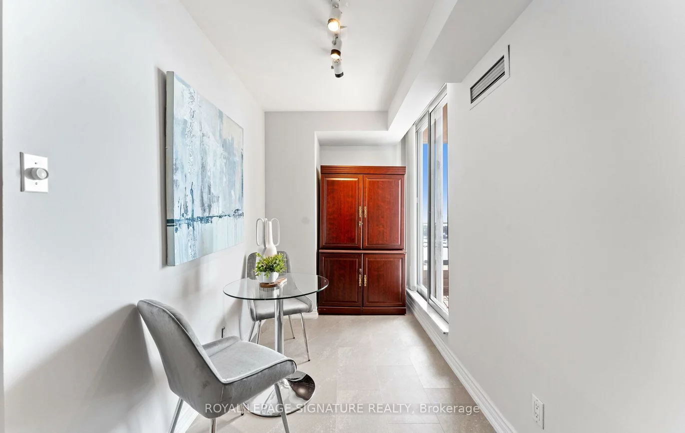 2285, Lake Shore, Mimico, Toronto