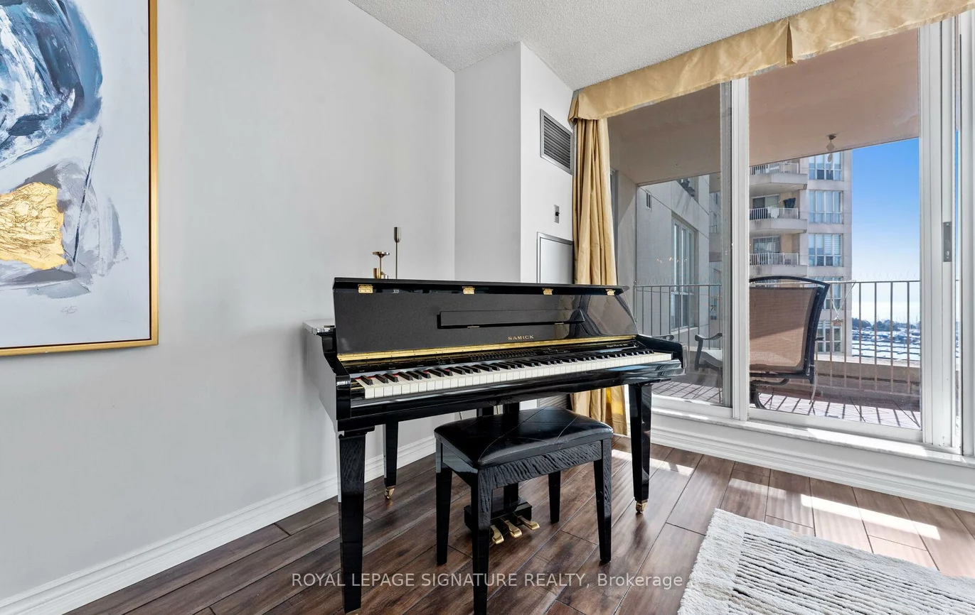 2285, Lake Shore, Mimico, Toronto