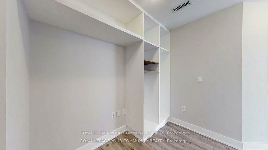 20, Shore Breeze, Mimico, Toronto