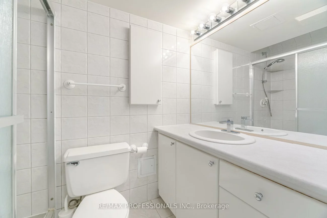 284, Mill, Markland Wood, Toronto