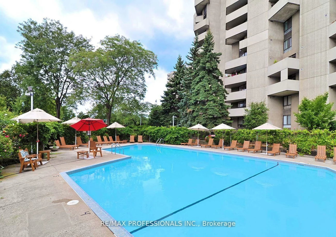 284, Mill, Markland Wood, Toronto