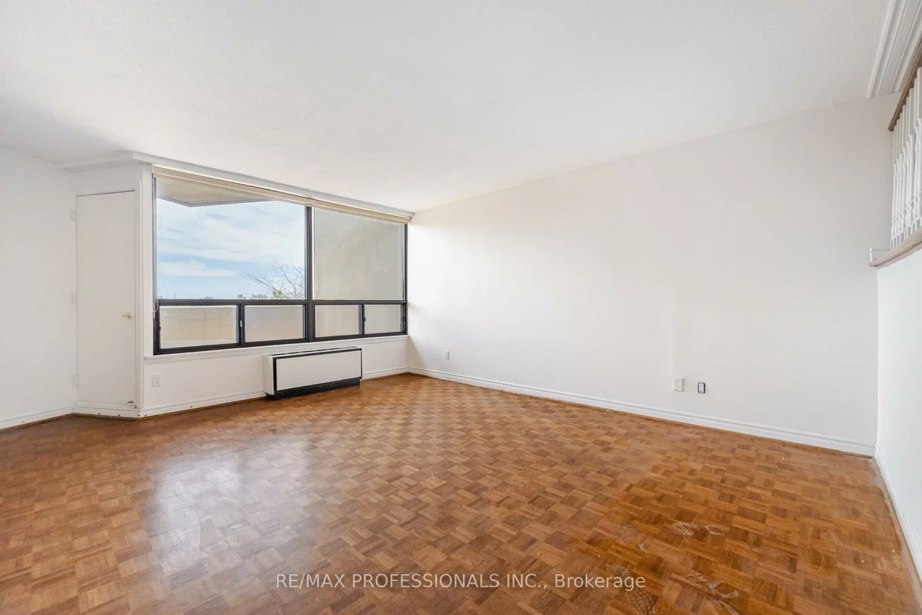 284, Mill, Markland Wood, Toronto
