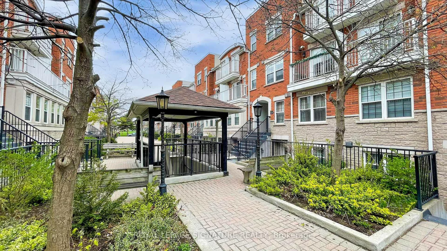 37, Four Winds, York University Heights, Toronto