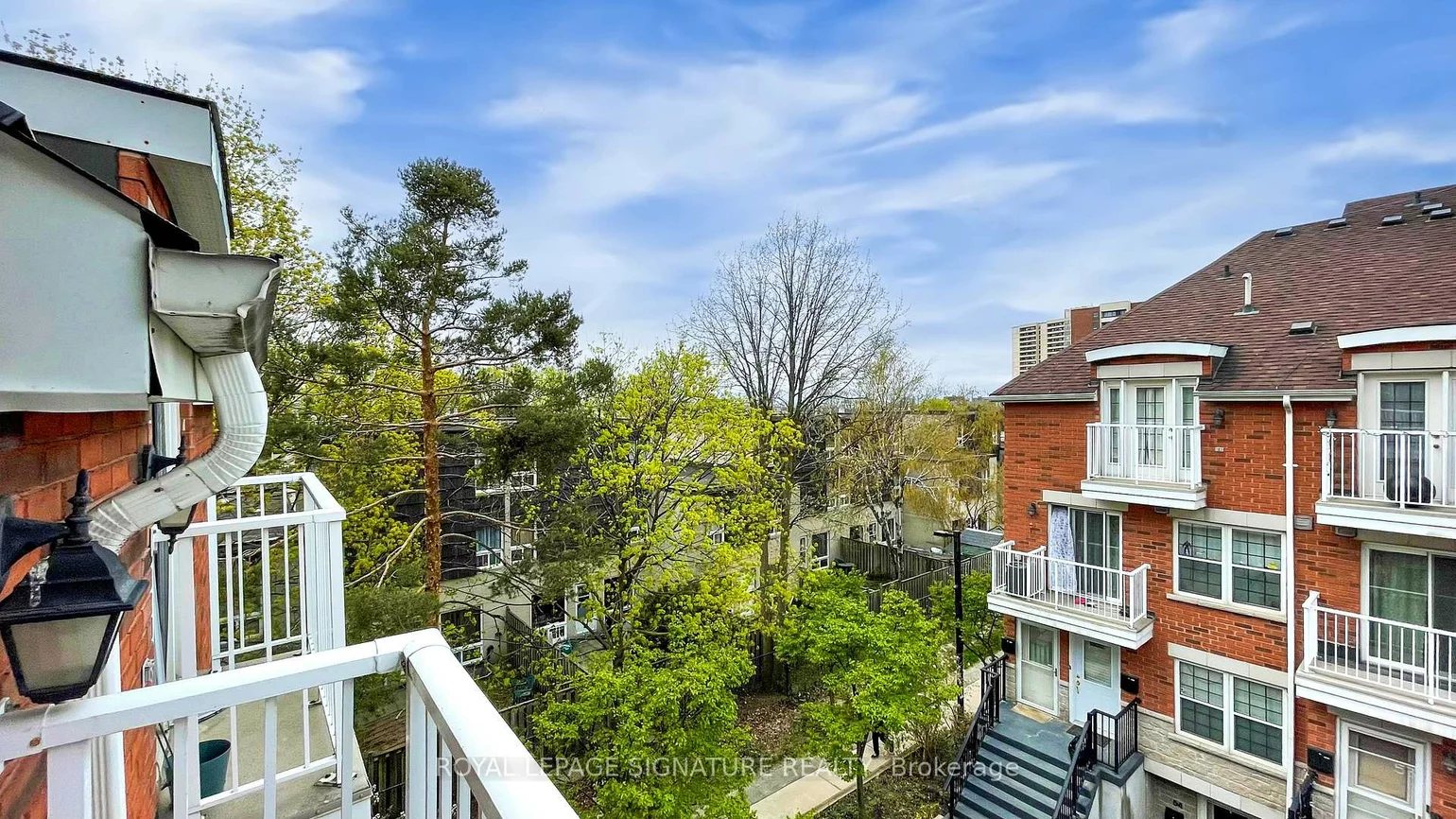 37, Four Winds, York University Heights, Toronto