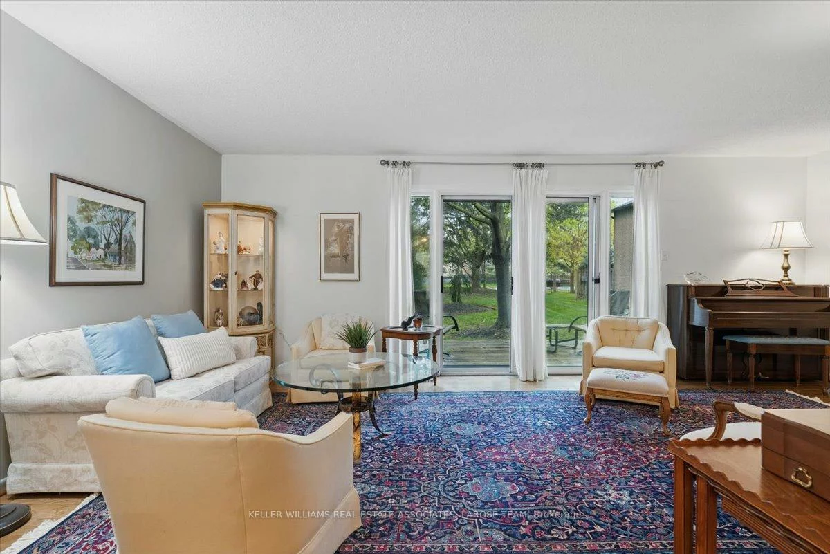 1393, Royal York, Edenbridge-Humber Valley, Toronto