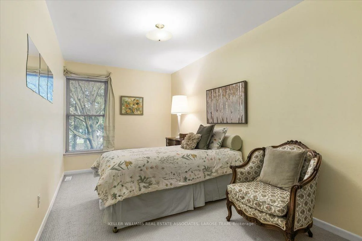 1393, Royal York, Edenbridge-Humber Valley, Toronto