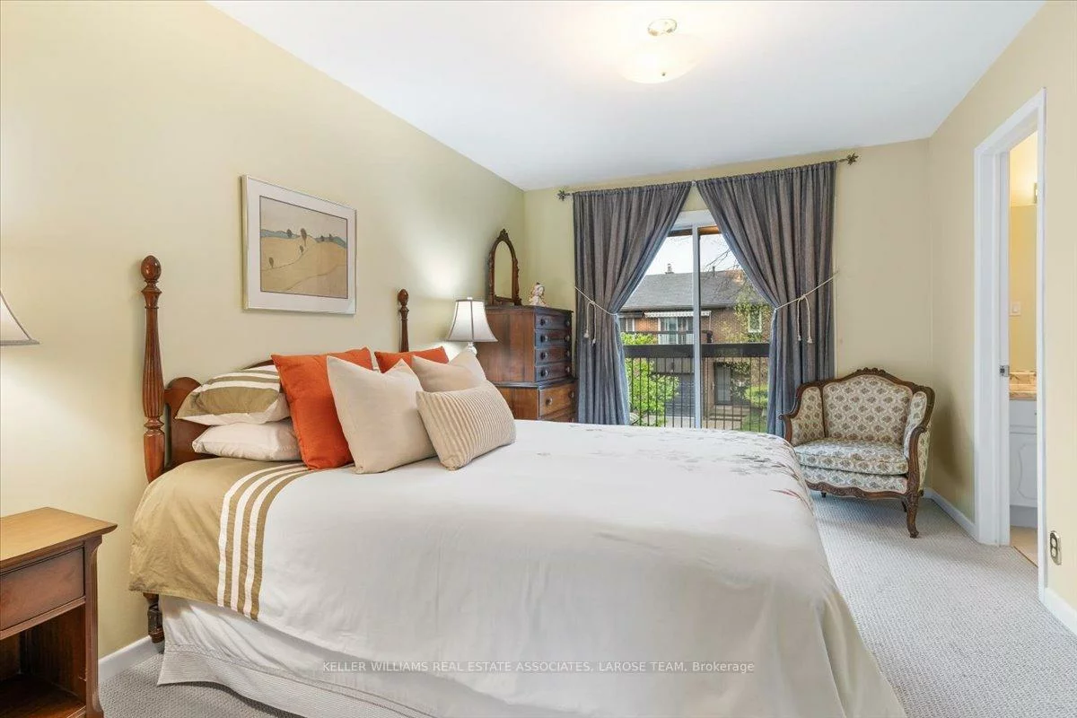 1393, Royal York, Edenbridge-Humber Valley, Toronto