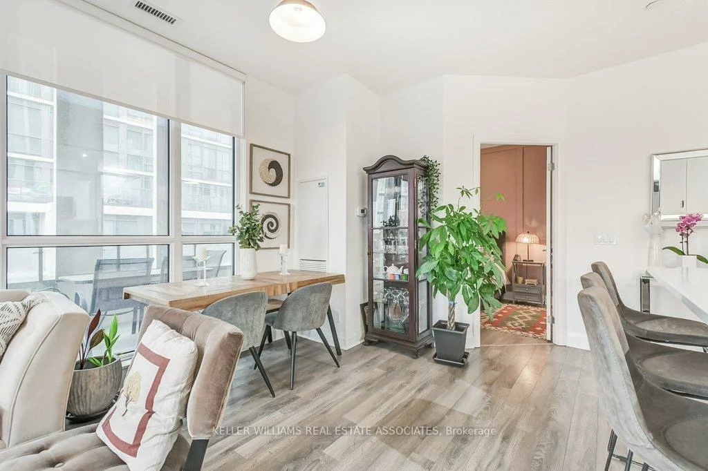 15, Zorra, Islington-City Centre West, Toronto