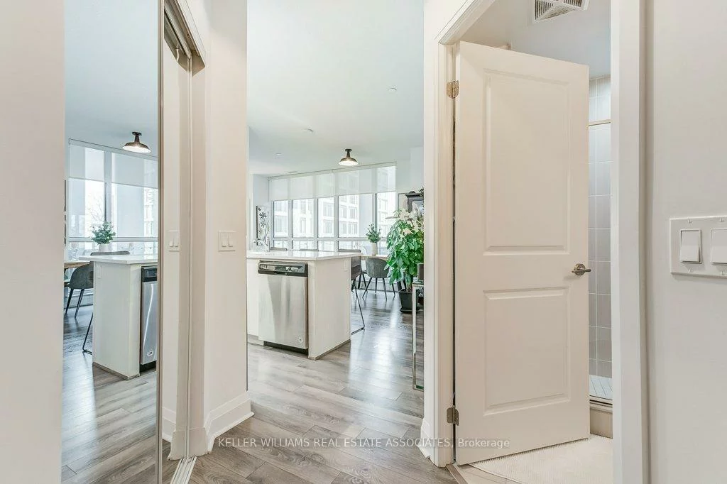 15, Zorra, Islington-City Centre West, Toronto