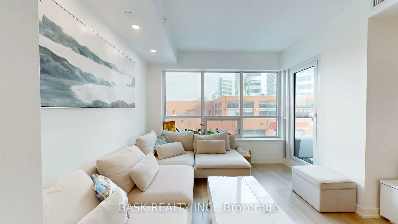 2220, Lake Shore, Mimico, Toronto